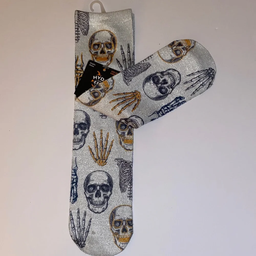 NWT Hyde & Eek! Women’s Sparkle Silver, Black & Orange Skull Crew Socks SZ 4-10